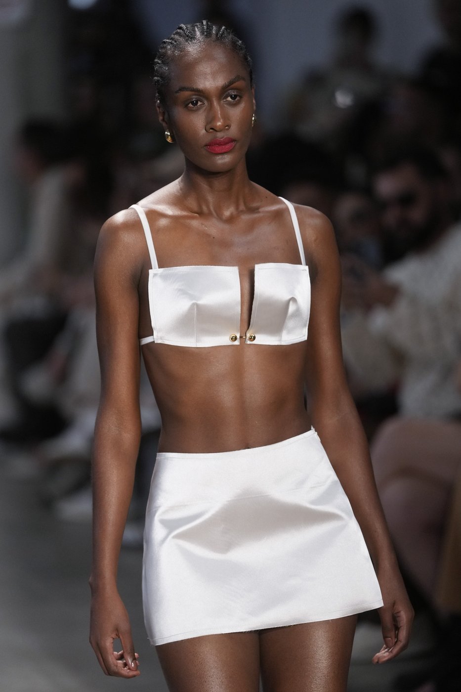 PHOTO COLLECTION: Sao Paulo Fashion Week | iNFOnews.ca