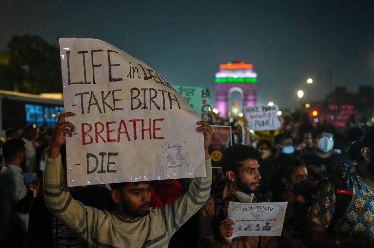 Air pollution levels surge in India's capital, sparking rare protests | iNFOnews.ca