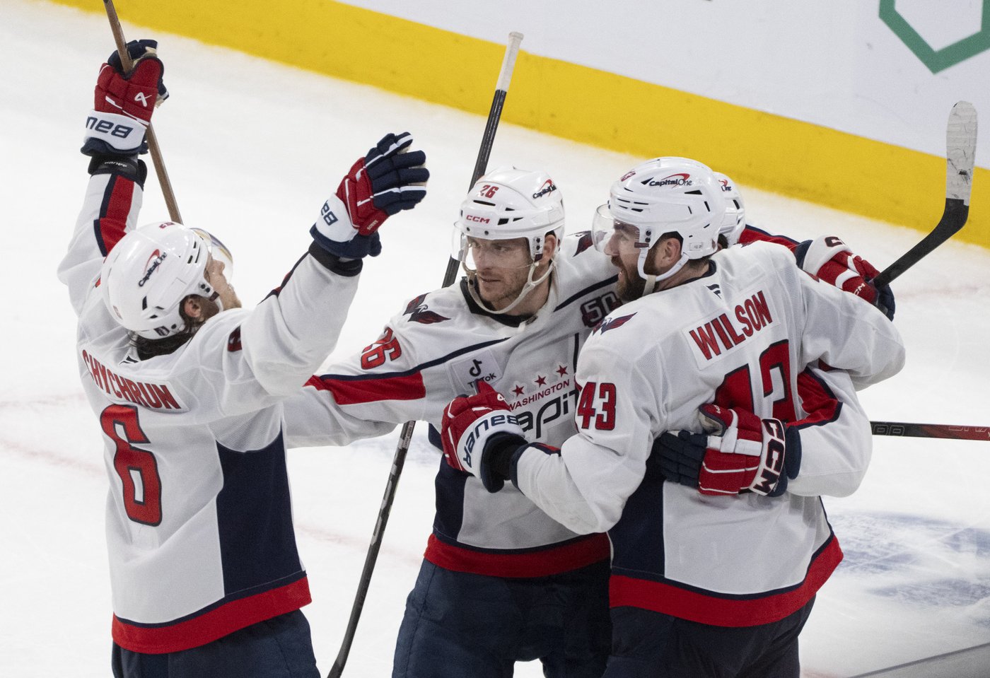 Wilson's big hit sparks Capitals in 5-2 win, pushes Canadiens to brink of elimination | iNFOnews.ca