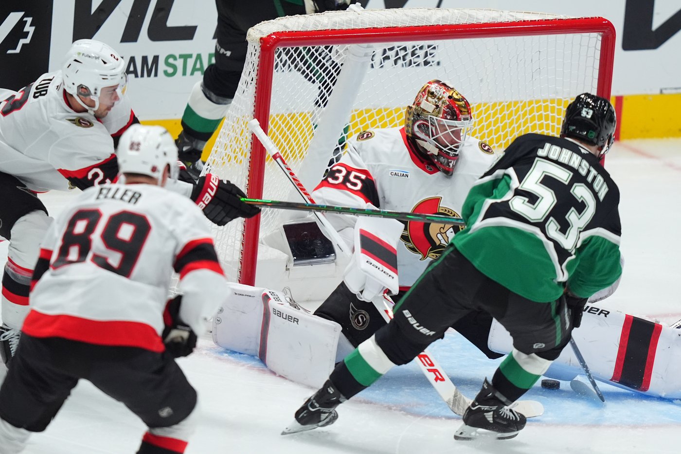 Johnston's hat trick leads Stars past Senators 6-1 for 4th consecutive win | iNFOnews.ca Johnston's hat trick leads Stars past Senators 6-1 for 4th consecutive win | iNFOnews.ca