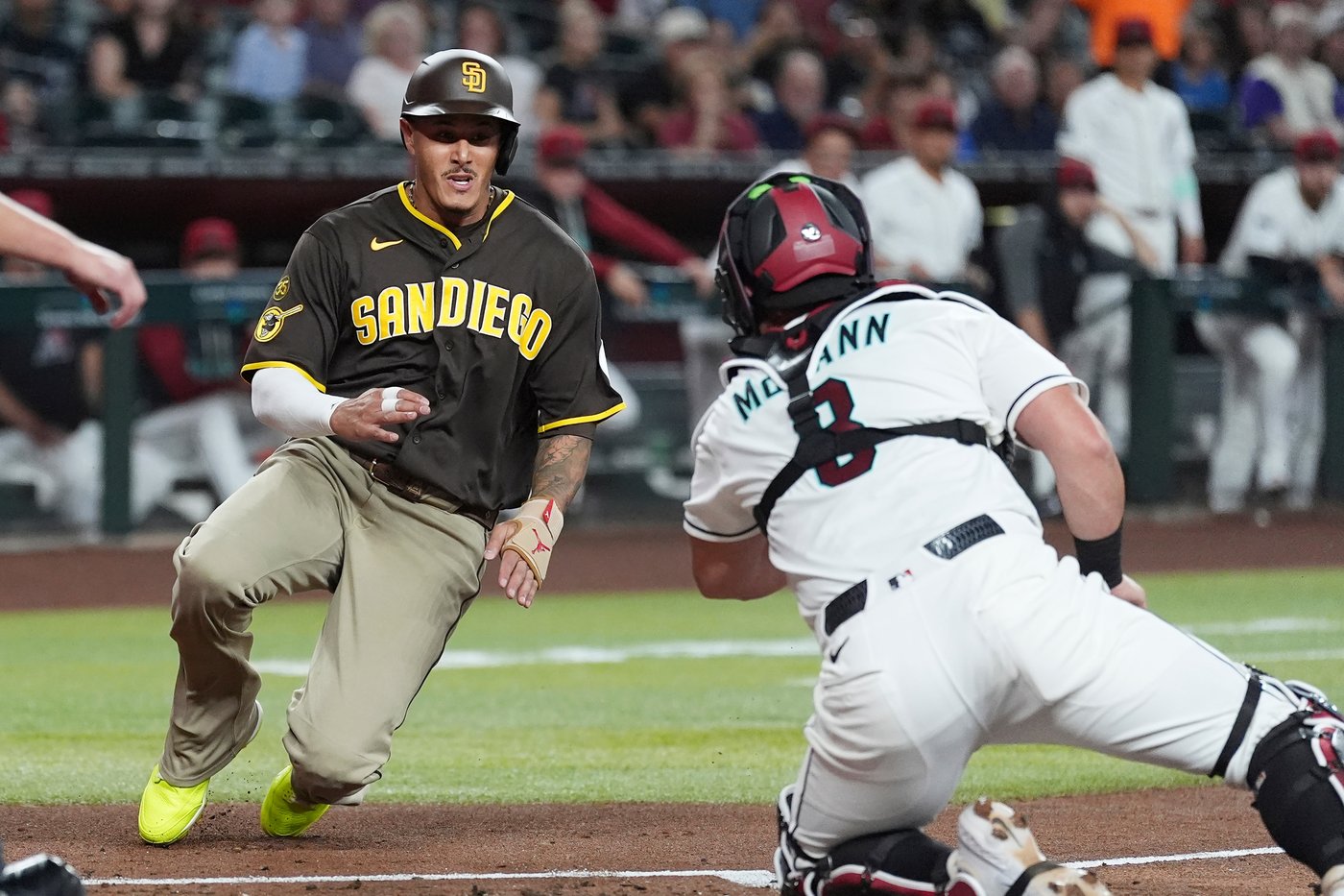 Manny Machado has four RBIs, Padres beat D-backs 9-4 to gain ground in NL wild card race | iNFOnews.ca Manny Machado has four RBIs, Padres beat D-backs 9-4 to gain ground in NL wild card race | iNFOnews.ca