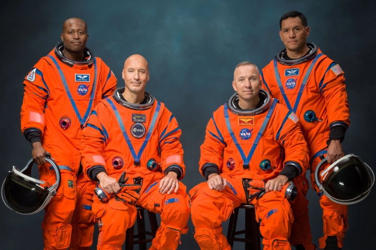 NASA unveils Artemis III astronauts to test technology for a future moon landing | iNFOnews.ca