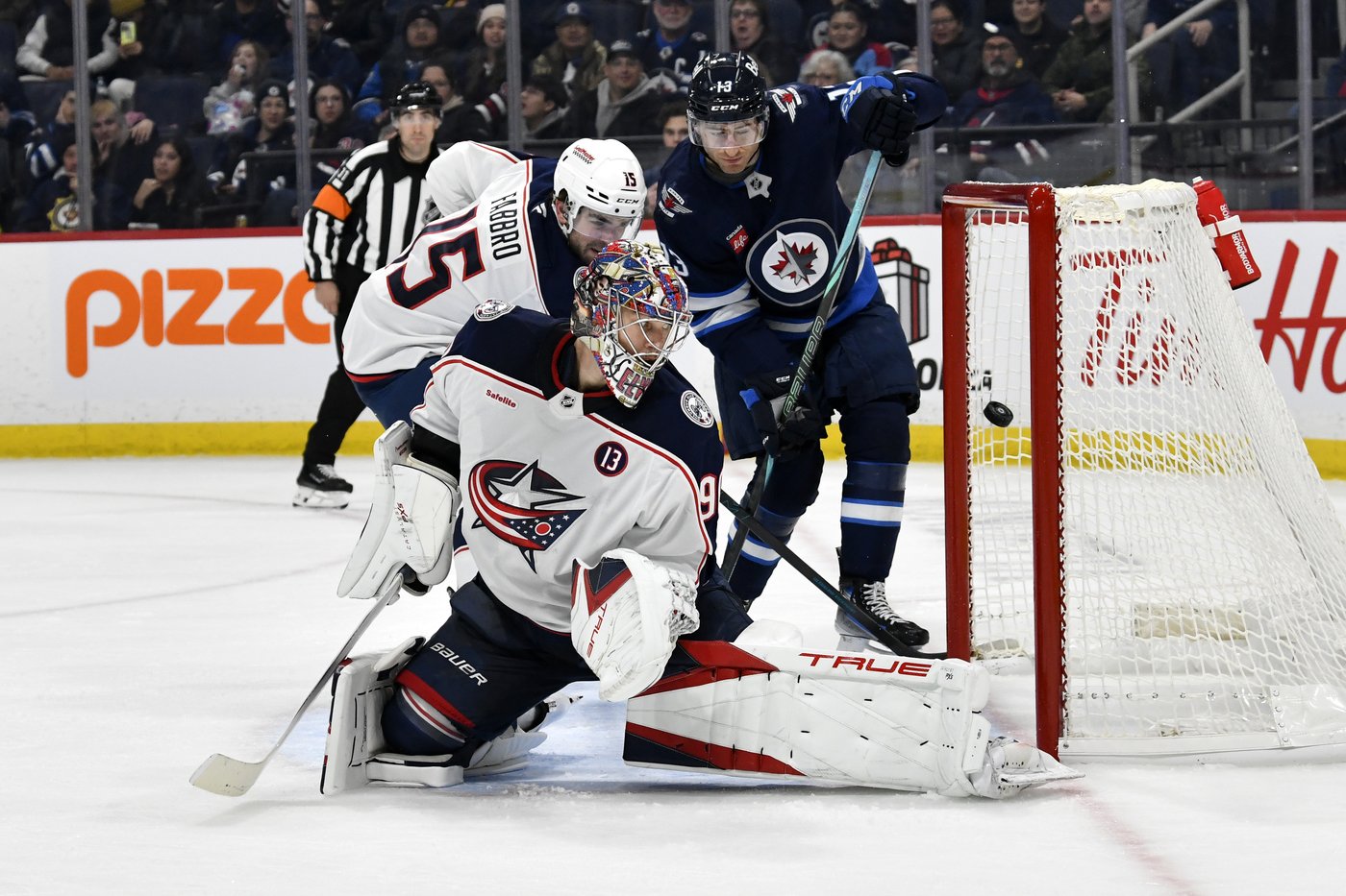 Johnson scores twice in the third as Blue Jackets ground Jets 4-1 | iNFOnews.ca