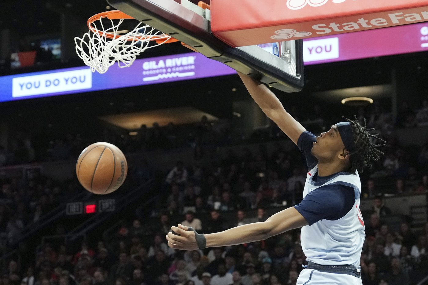 Durant scores 29 points as the Suns hand the Wizards their 13th straight loss, 119-109 | iNFOnews.ca Durant scores 29 points as the Suns hand the Wizards their 13th straight loss, 119-109 | iNFOnews.ca