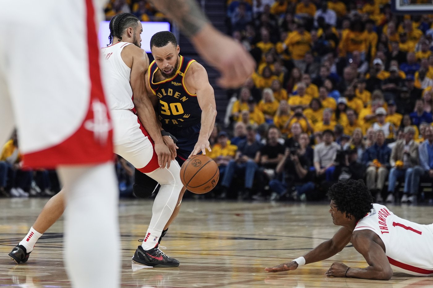 Jimmy Butler returns from injury absence to lead Warriors past Rockets 109-106 for 3-1 series lead | iNFOnews.ca