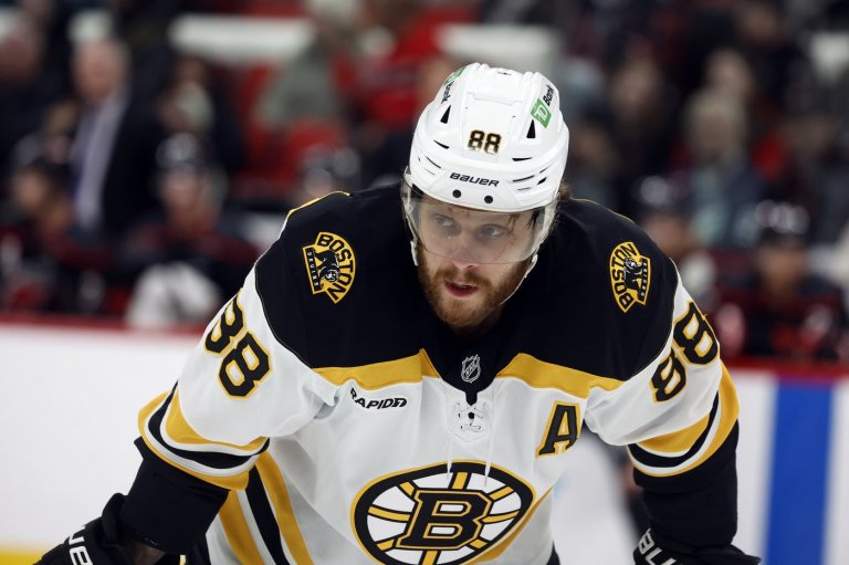 Bruins will be start training camp without leading scorer David Pastrnak (tendinitis) | iNFOnews.ca