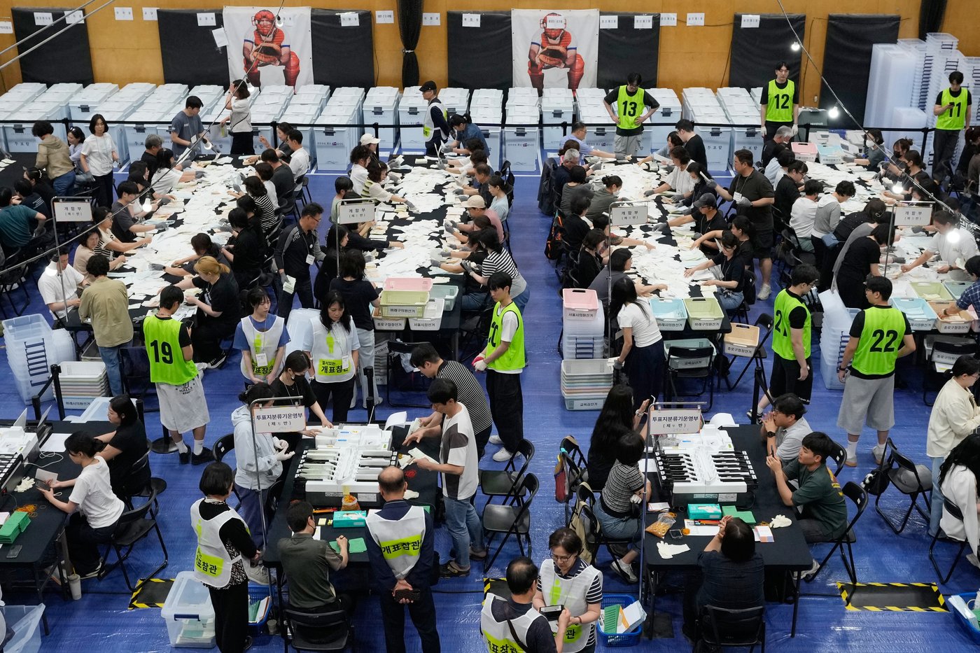 South Korea's ruling party wins most races in local elections but loses the crucial Seoul contest | iNFOnews.ca