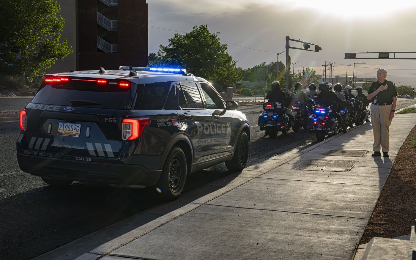 New Mexico police officer dies following traffic stop shooting | iNFOnews.ca