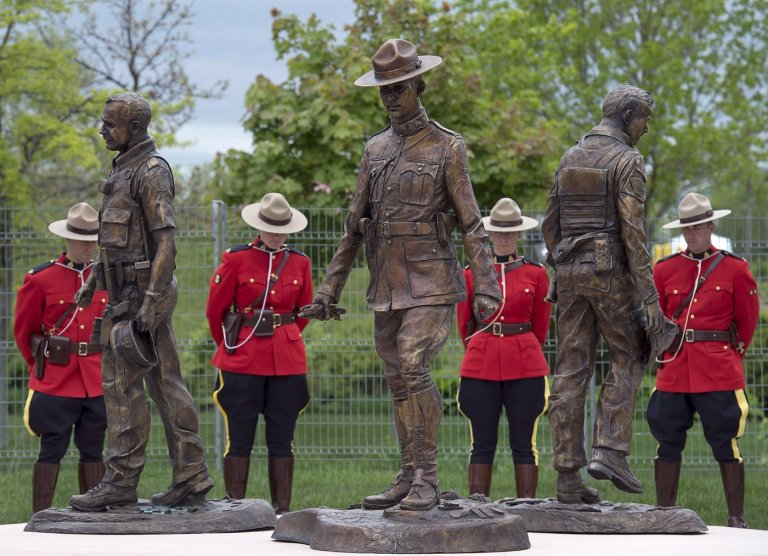 Bronze maple leaf taken from monument honouring slain New Brunswick RCMP officers | iNFOnews.ca