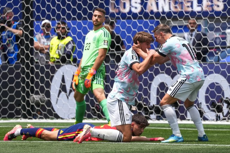 World Cup quarterfinal between Spain and Belgium, in photos | iNFOnews.ca