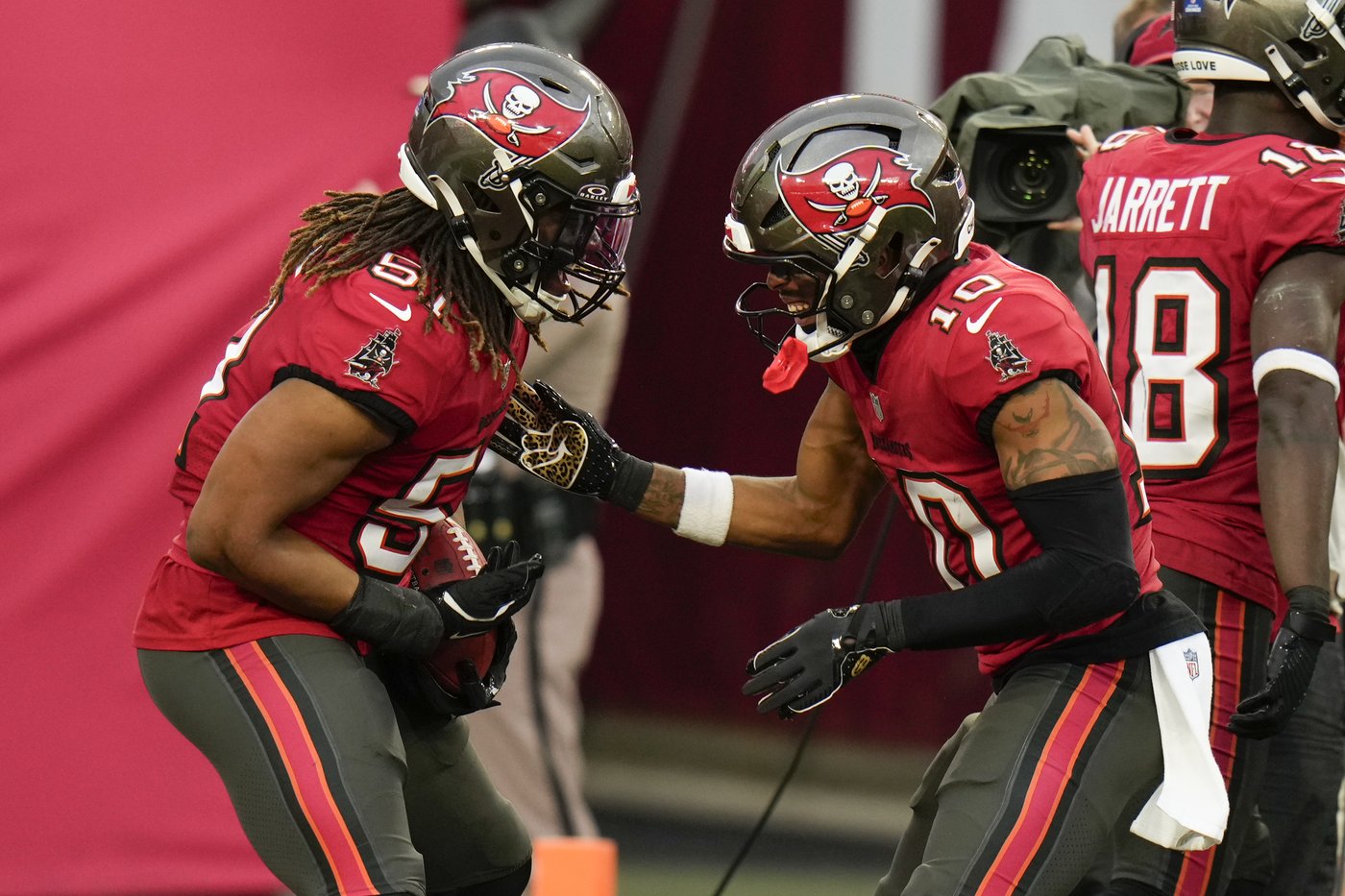 Mayfield throws 5 TD passes and Bucs keep playoff, NFC South hopes alive with 48-14 rout of Panthers | iNFOnews.ca Mayfield throws 5 TD passes and Bucs keep playoff, NFC South hopes alive with 48-14 rout of Panthers | iNFOnews.ca