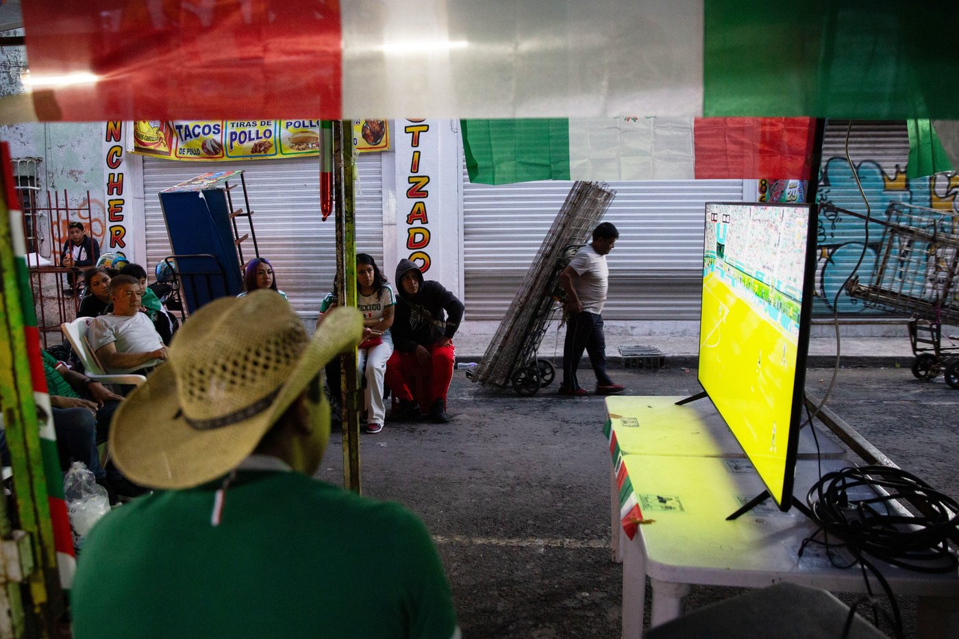 Priced out of World Cup games, Mexican fans take celebrations into their own hands | iNFOnews.ca