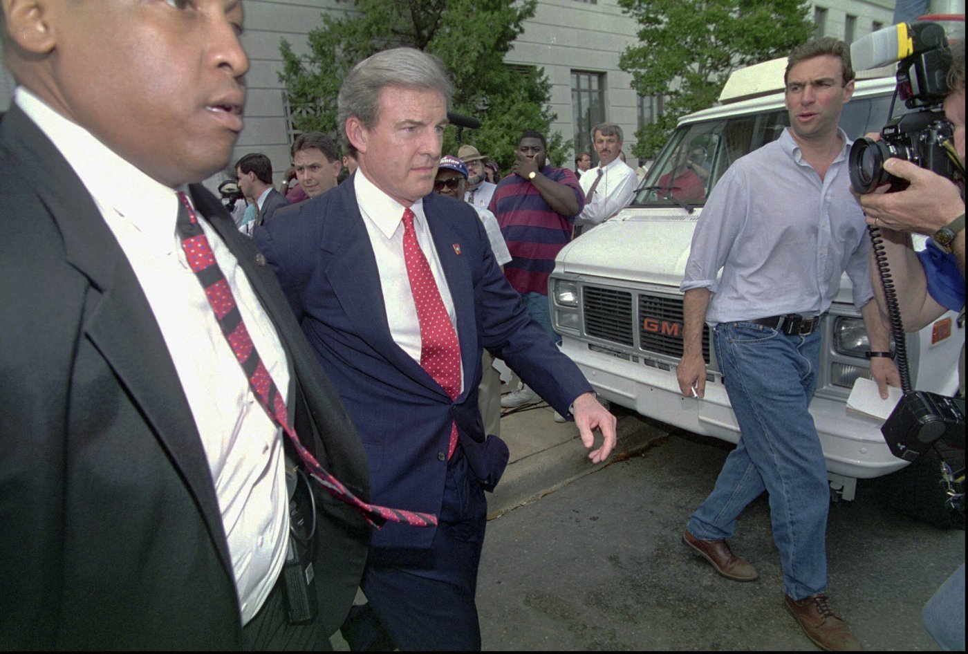 Former Arkansas Gov. Jim Guy Tucker, who stepped down in the wake of Whitewater, dies at 81 | iNFOnews.ca Former Arkansas Gov. Jim Guy Tucker, who stepped down in the wake of Whitewater, dies at 81 | iNFOnews.ca