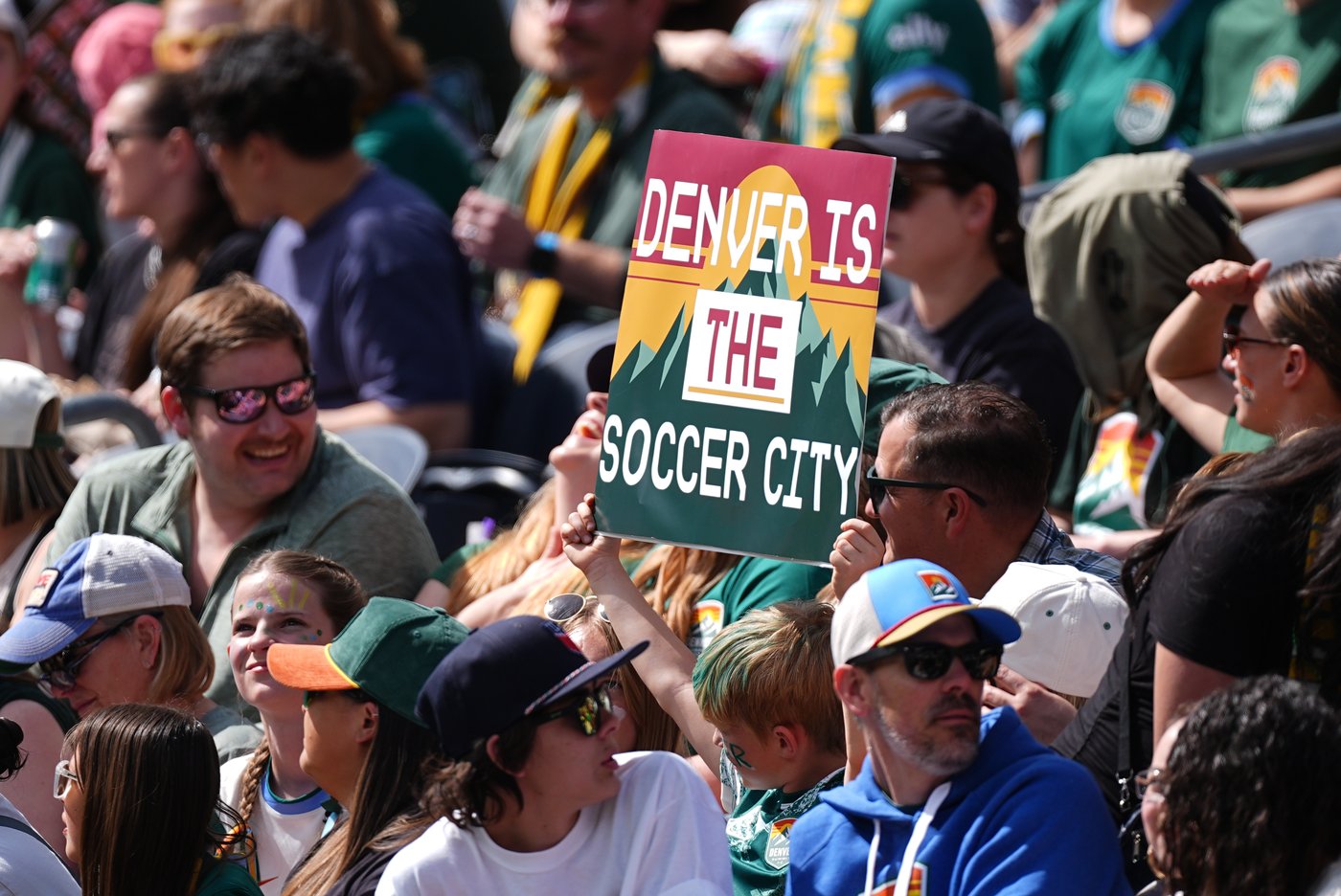 Denver Summit shatters NWSL crowd record with 63,004 fans at Mile High | iNFOnews.ca Denver Summit shatters NWSL crowd record with 63,004 fans at Mile High | iNFOnews.ca