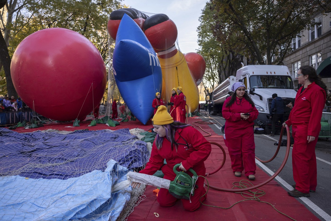 Massive balloons take shape ahead of the Macy’s Thanksgiving Day Parade | iNFOnews.ca