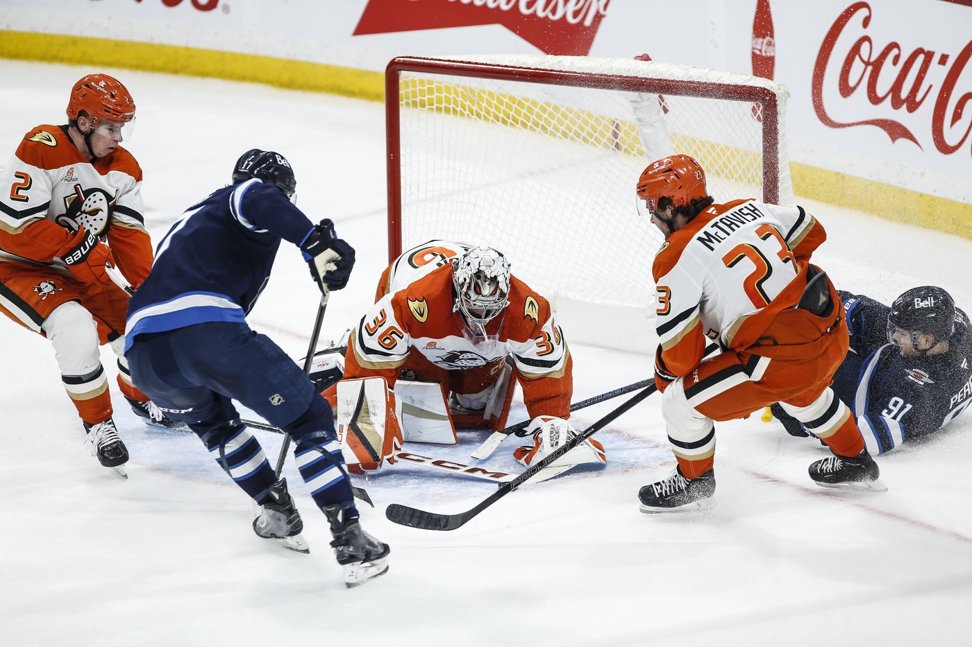 Veteran goalie John Gibson giving Anaheim Ducks 'sense of calmness' | iNFOnews.ca