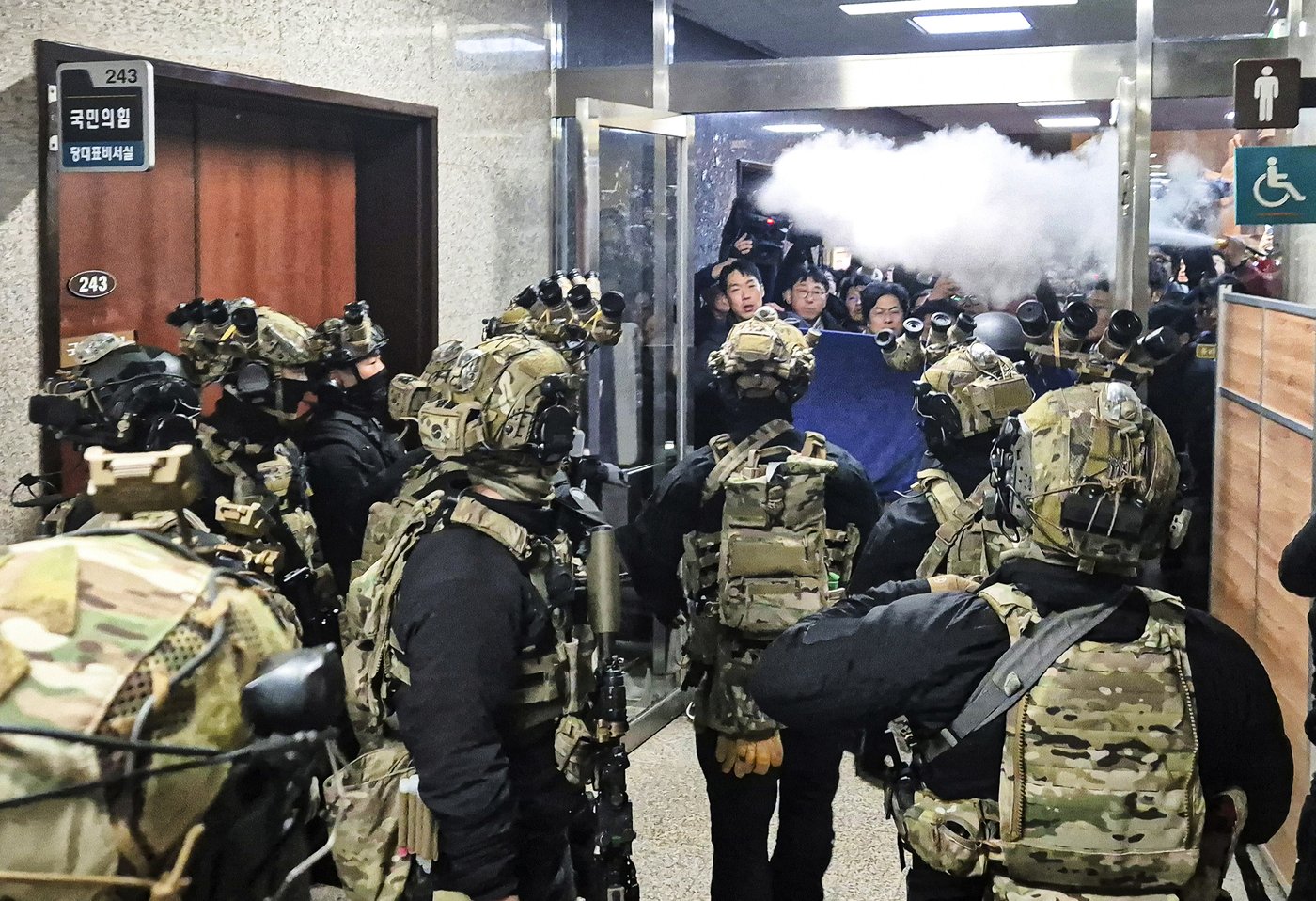 South Korea lifts president's martial law decree after lawmakers reject military rule | iNFOnews.ca