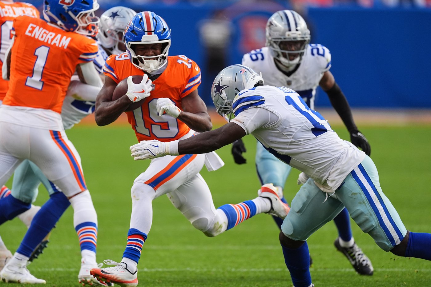 Costly mistakes: Franchise QB Jayden Daniels, All-Pro Marvin Mims Jr. injured late in blowouts | iNFOnews.ca Costly mistakes: Franchise QB Jayden Daniels, All-Pro Marvin Mims Jr. injured late in blowouts | iNFOnews.ca