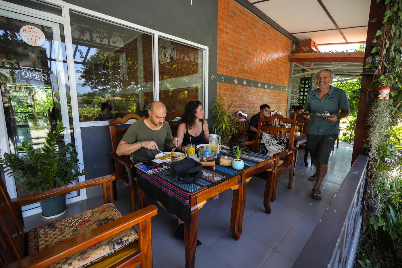 Laos government pledges justice in mass alcohol poisoning case that has killed 6 tourists | iNFOnews.ca