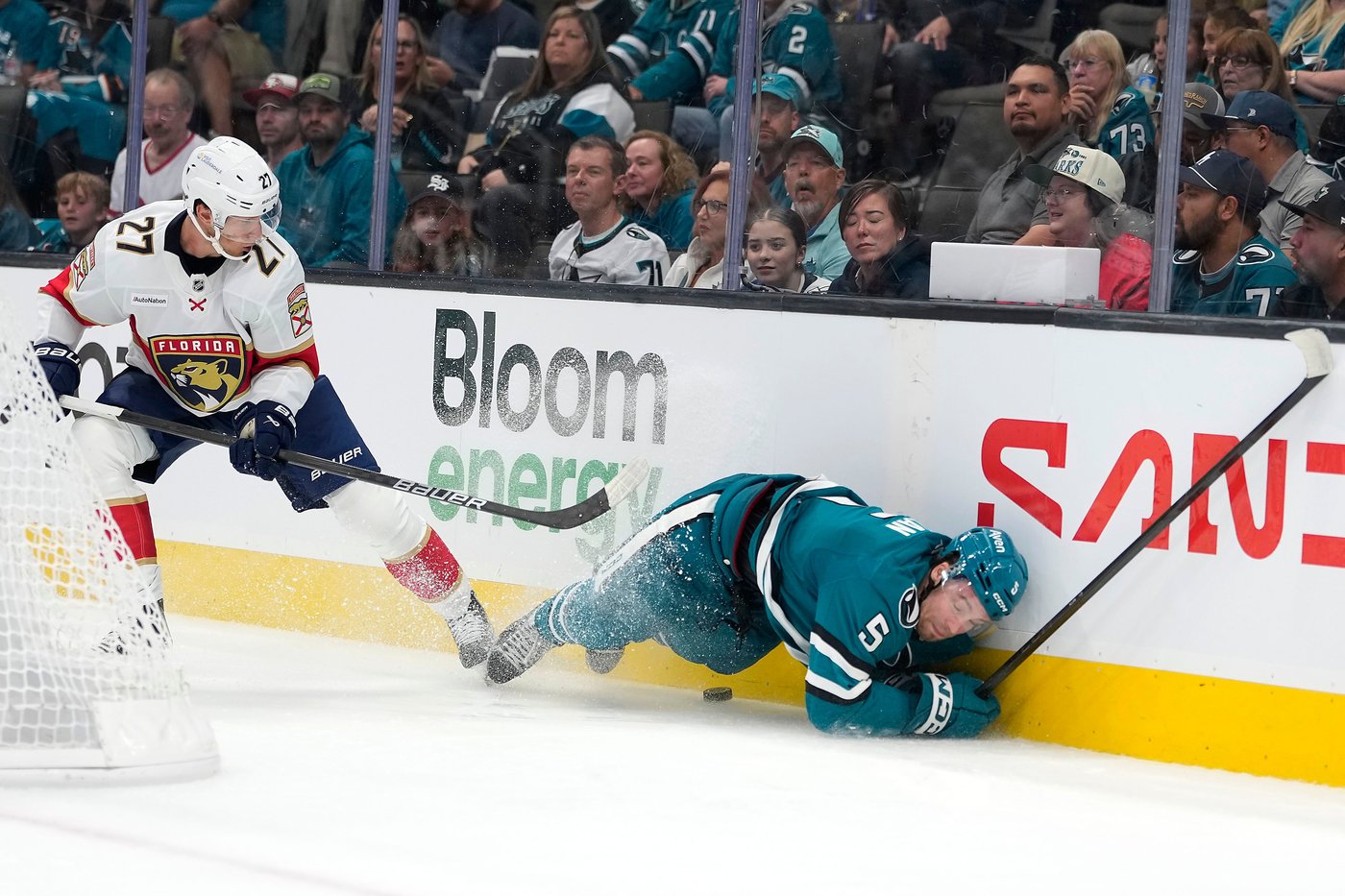 Luca Cagnoni scores in OT in the Sharks' season-opening victory over the Panthers | iNFOnews.ca
