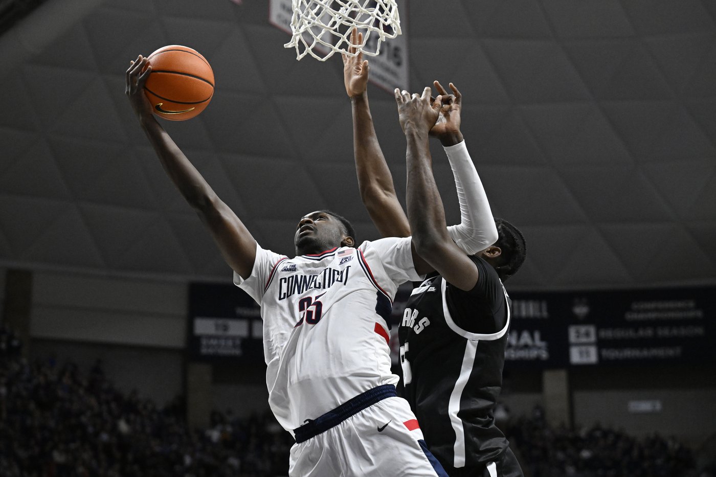 No. 11 UConn erases a 14-point deficit to top Providence 87-84 and stay unbeaten in the Big East | iNFOnews.ca No. 11 UConn erases a 14-point deficit to top Providence 87-84 and stay unbeaten in the Big East | iNFOnews.ca