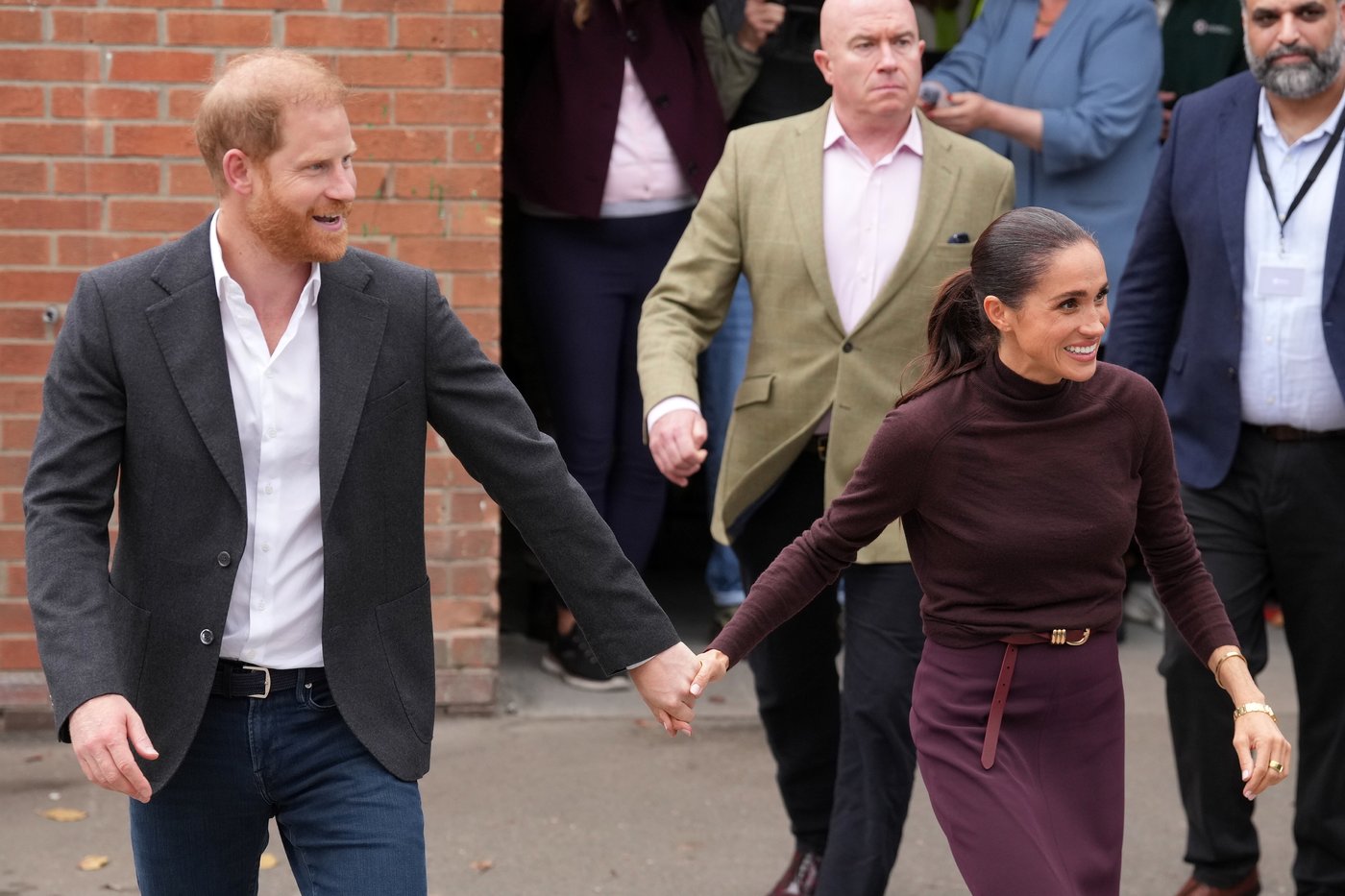 Prince Harry and Meghan cheered as they make first joint appearances since returning to UK | iNFOnews.ca