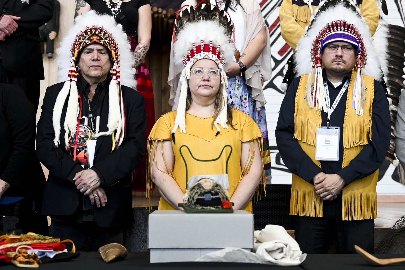 First Nations leaders unveil more items repatriated from the Vatican | iNFOnews.ca