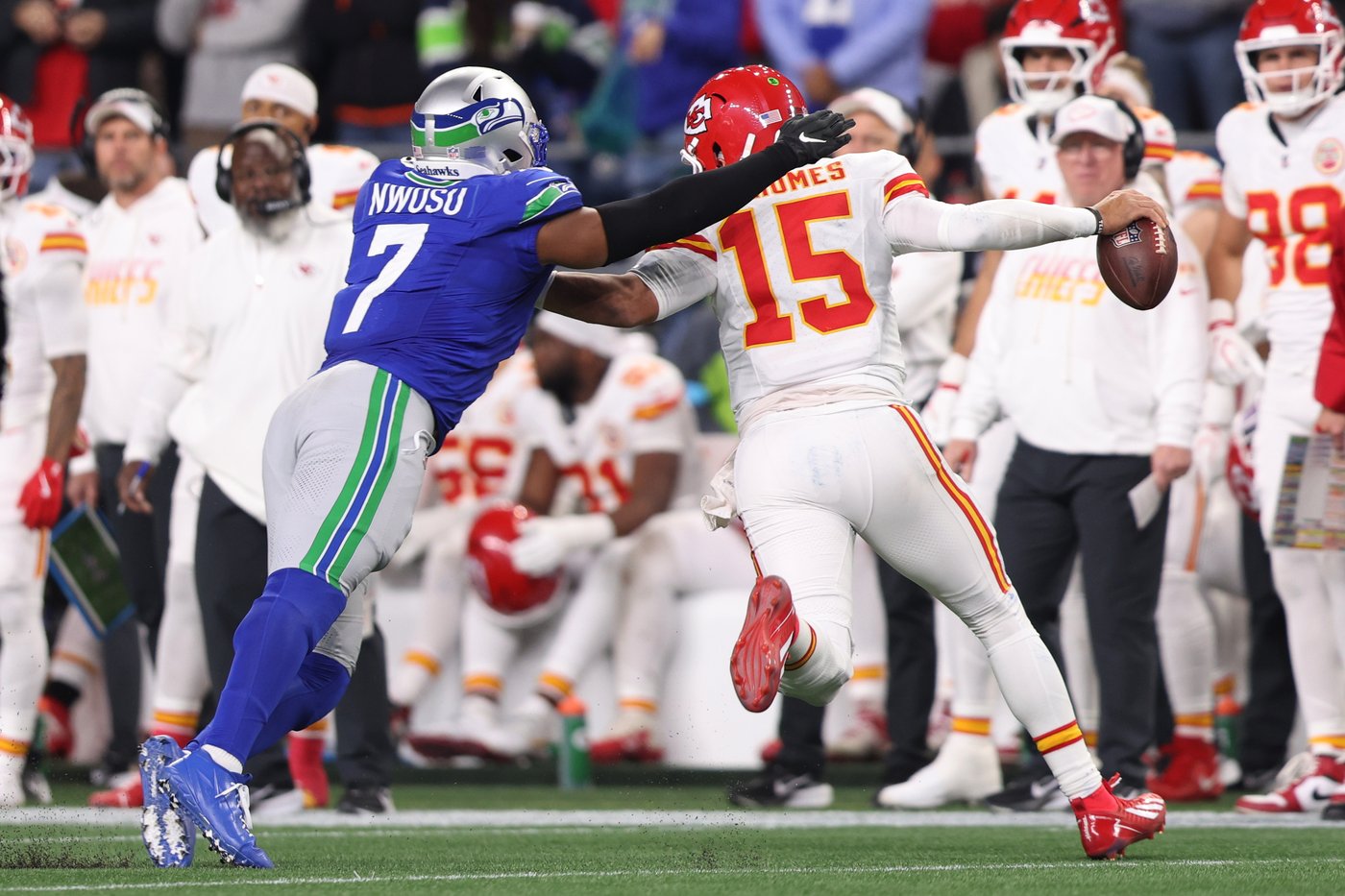 Only the shaky Vikings are undefeated after depleted 49ers lose and Chiefs get dominated | iNFOnews.ca