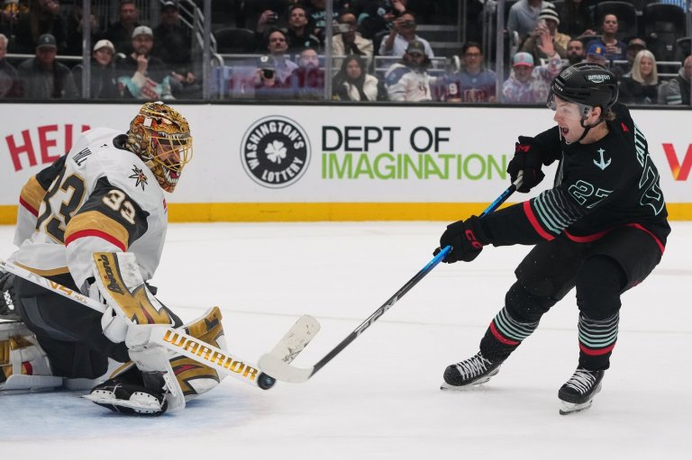 Catton scores game-winner in shootout, Kraken end skid with 4-3 victory against Golden Knights | iNFOnews.ca