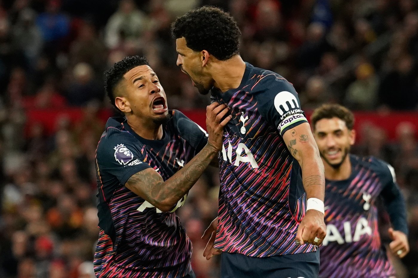 Guimarães stunner seals comeback win for Arsenal over Leeds, 10-man Spurs draw at United | iNFOnews.ca