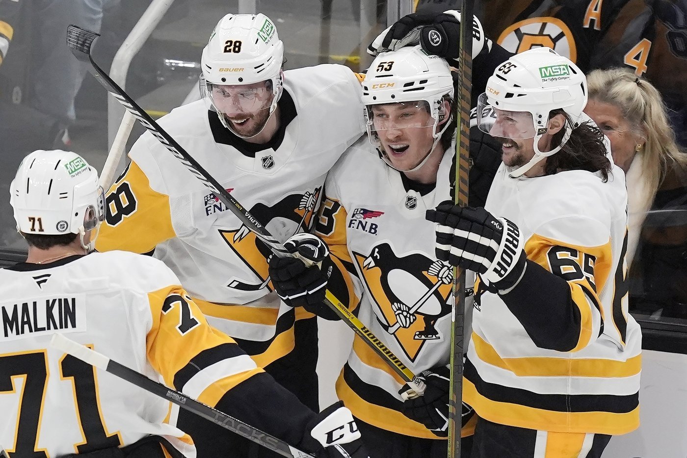 Tomasino scores 3rd period goal to give Penguins 2-1 win over Bruins | iNFOnews.ca Tomasino scores 3rd period goal to give Penguins 2-1 win over Bruins | iNFOnews.ca