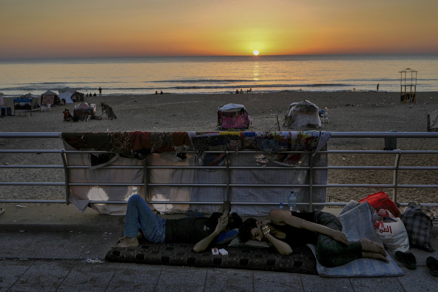 Israeli offensive in hard-hit northern Gaza kills and wounds dozens and threatens hospitals | iNFOnews.ca