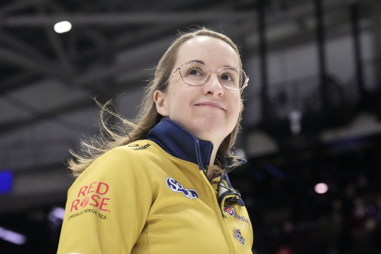 Alberta's Selena Sturmay on to Scotties Tournament of Hearts semifinal | iNFOnews.ca