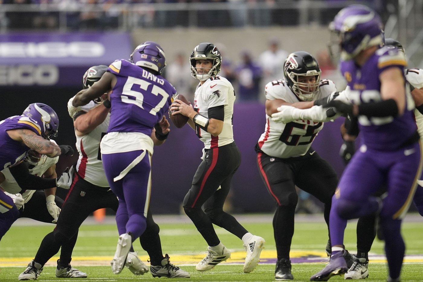 Darnold delivers for Vikings with career-high 347 yards and 5 TDs to beat Falcons, Cousins 42-21 | iNFOnews.ca Darnold delivers for Vikings with career-high 347 yards and 5 TDs to beat Falcons, Cousins 42-21 | iNFOnews.ca