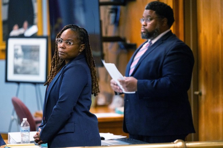 School official did nothing after being told about a 6-year-old student with a gun, prosecutor says | iNFOnews.ca