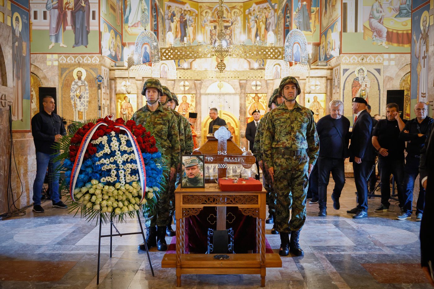 War criminal Mladic is buried as a hero in Serbia despite EU warnings | iNFOnews.ca War criminal Mladic is buried as a hero in Serbia despite EU warnings | iNFOnews.ca