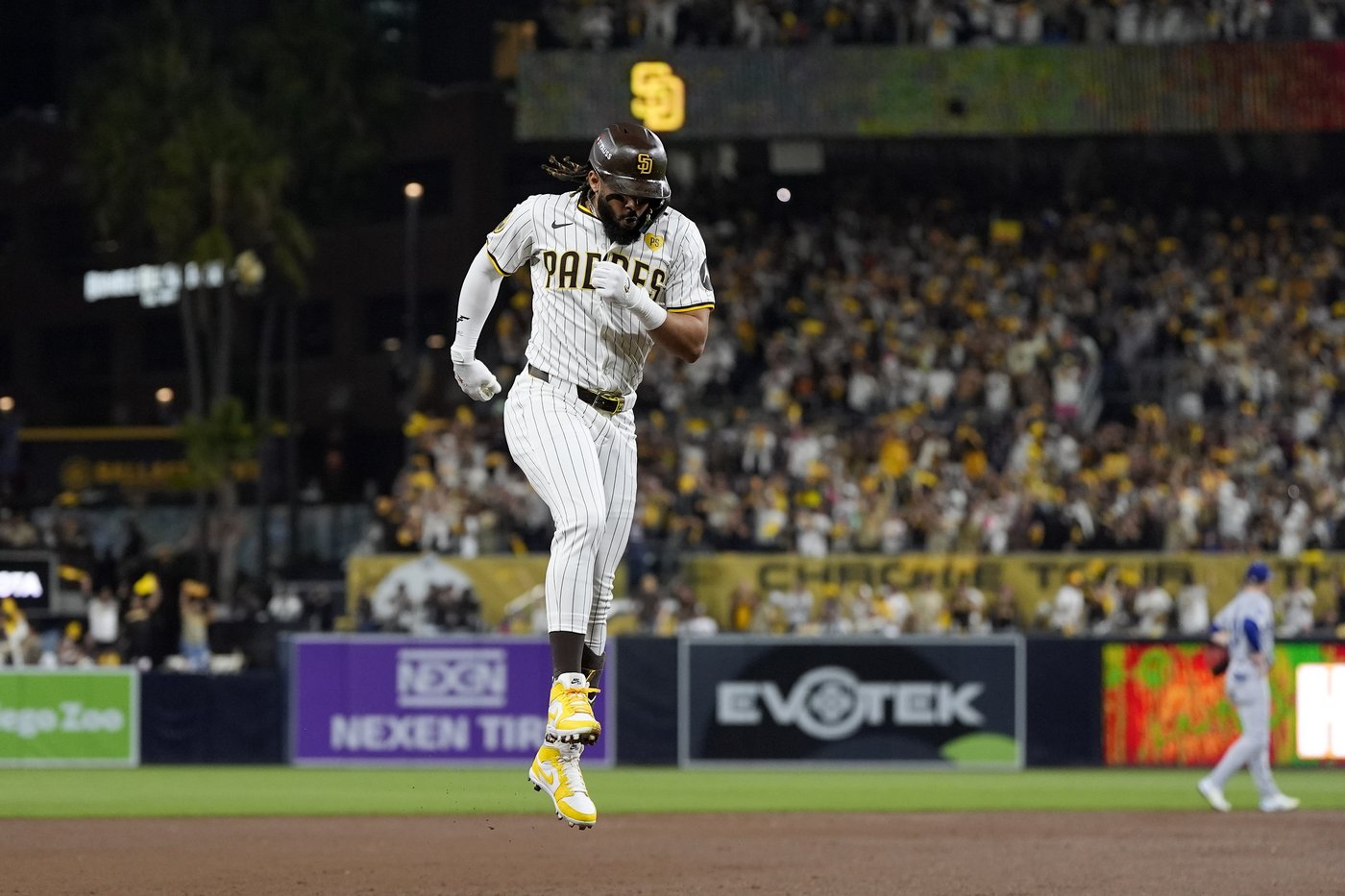 Tatis homers again as the Padres beat the Dodgers 6-5 for a 2-1 NLDS lead | iNFOnews.ca