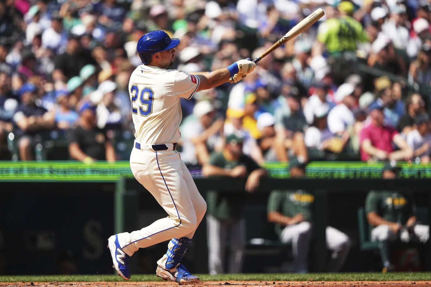 Cal Raleigh sets single-season home run record for catchers as Mariners top Athletics 11-4 | iNFOnews.ca Cal Raleigh sets single-season home run record for catchers as Mariners top Athletics 11-4 | iNFOnews.ca