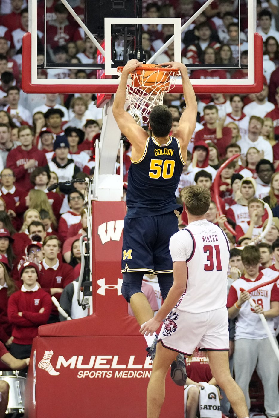 Michigan's 7-foot newcomers earn themselves a nickname after their dynamic Big Ten debut | iNFOnews.ca