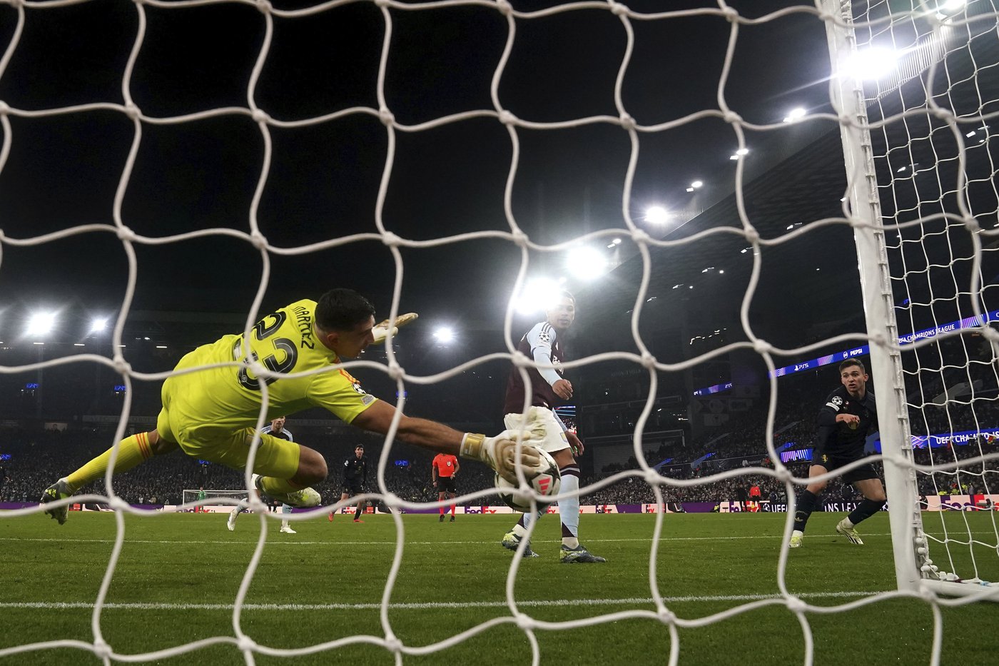 Martinez parades goalkeeper awards and justifies them with wonder save for Villa in Champions League | iNFOnews.ca