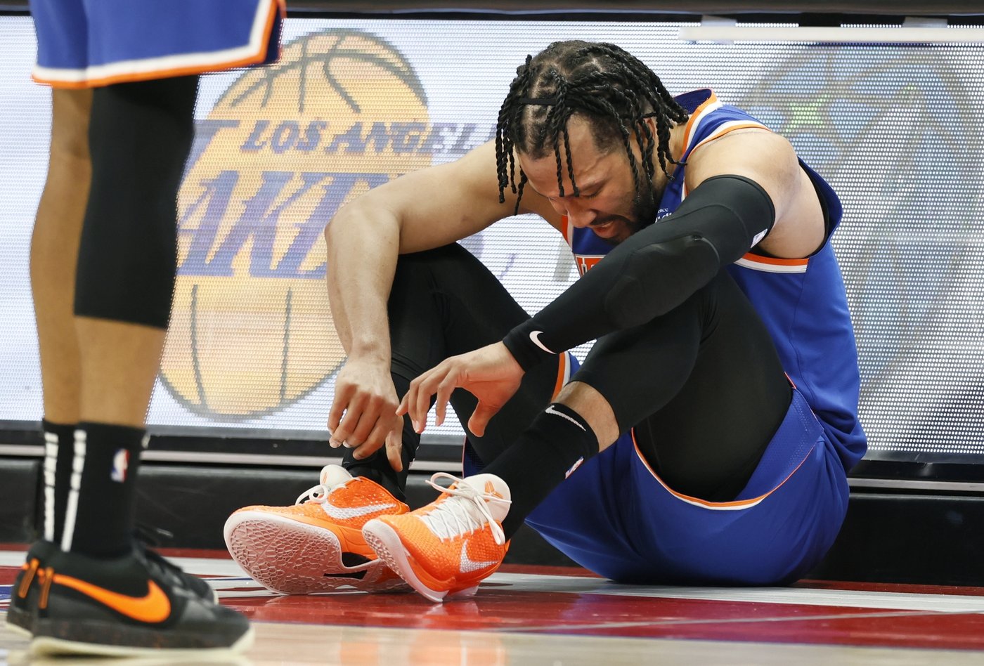 Brunson scores 32, Towns adds 27, Knicks beat Pistons as Game 4 ends with missed foul call | iNFOnews.ca