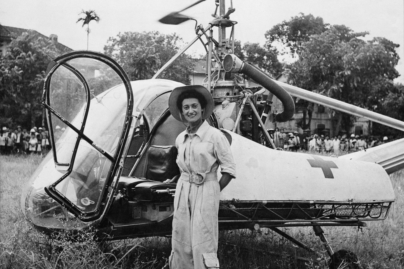 Valérie André, aviator and parachutist who became France's first female general, dies aged 102 | iNFOnews.ca