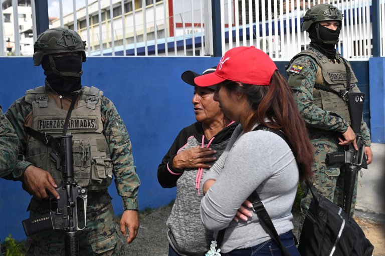 US sinks an Ecuadorian ship in the Pacific it alleges is tied to drug trafficking | iNFOnews.ca