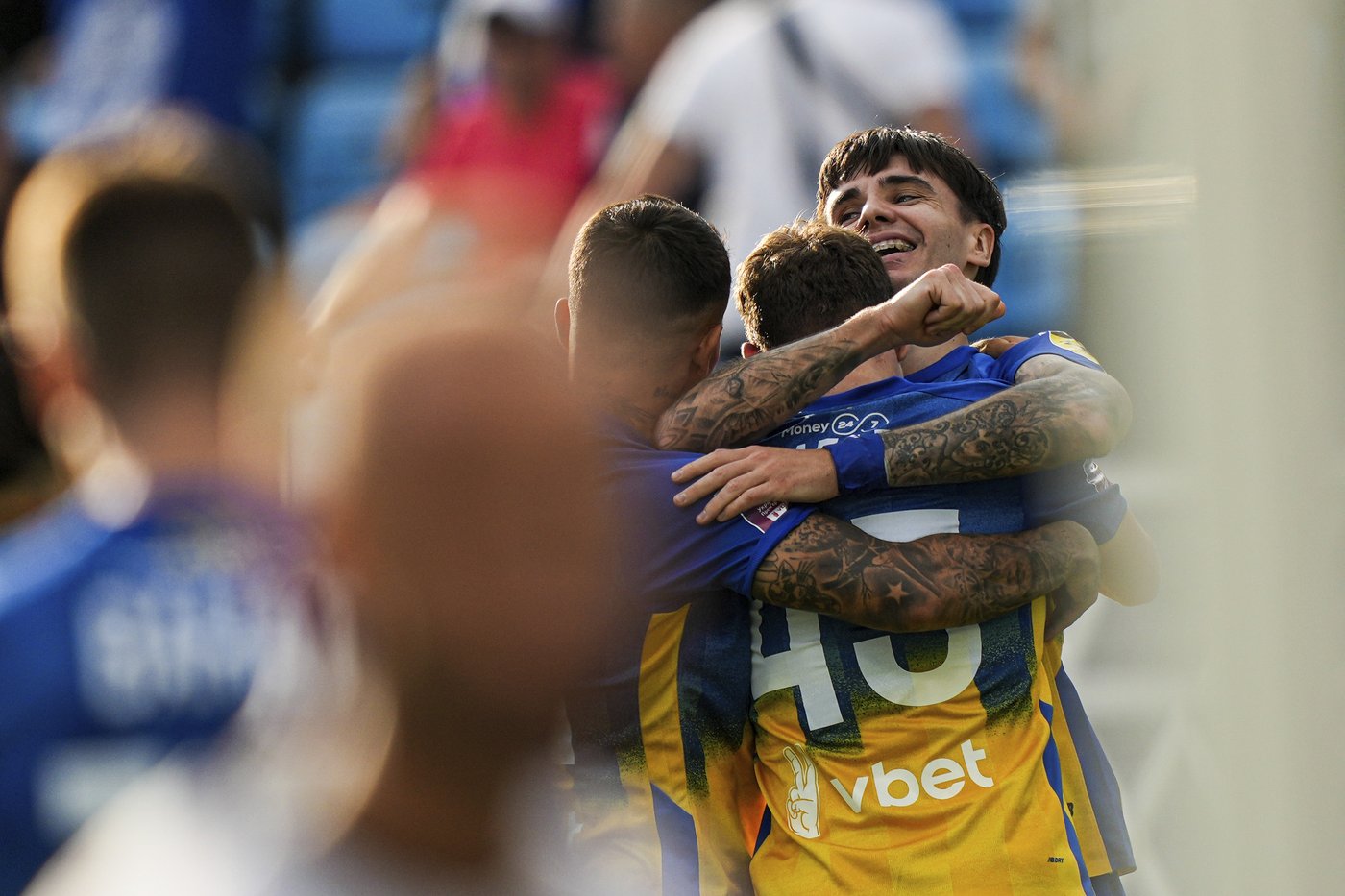 In wartime Ukraine, soccer fans bury rivalries and find a moment of calm at matches | iNFOnews.ca