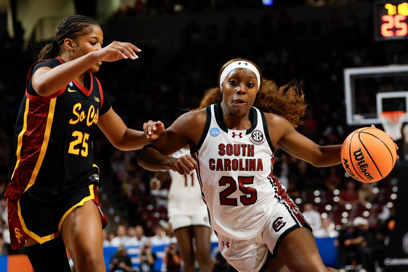 Edwards, Okot power top-seed South Carolina into Sweet 16 with 101-61 victory over USC | iNFOnews.ca