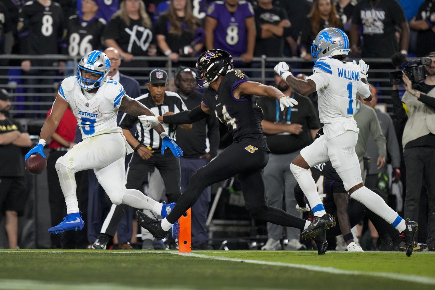 It's rare to see the Ravens pushed around physically, but that's what happened against Detroit | iNFOnews.ca It's rare to see the Ravens pushed around physically, but that's what happened against Detroit | iNFOnews.ca