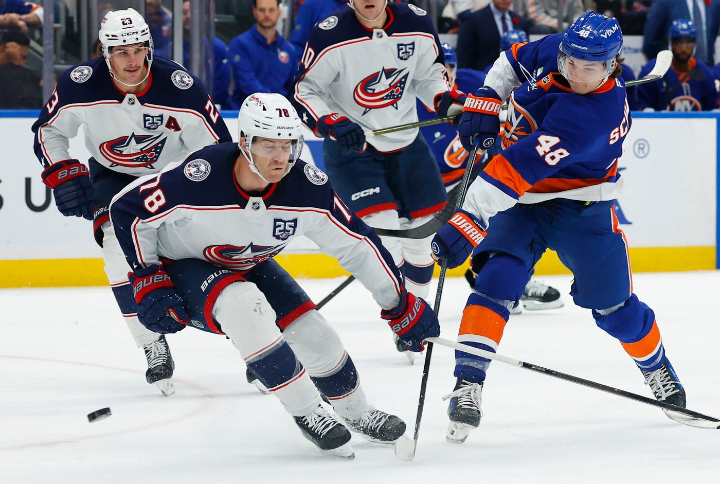 Schaefer stars as the Islanders score 2 late goals to edge Blue Jackets 3-2 | iNFOnews.ca