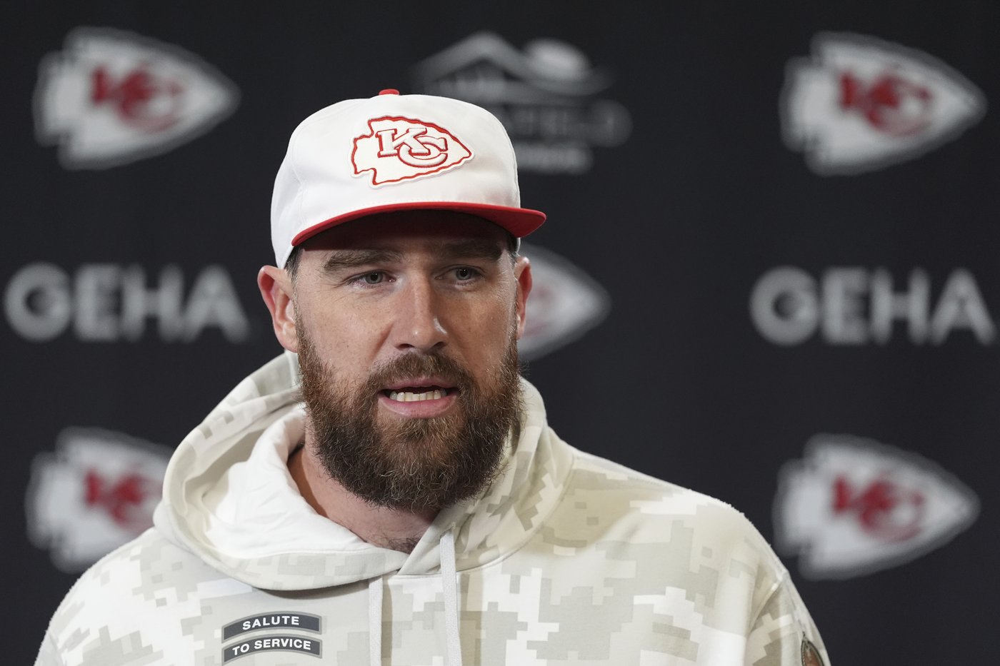 Travis Kelce says he 'used to dream' of playing QB the way Josh Allen does | iNFOnews.ca