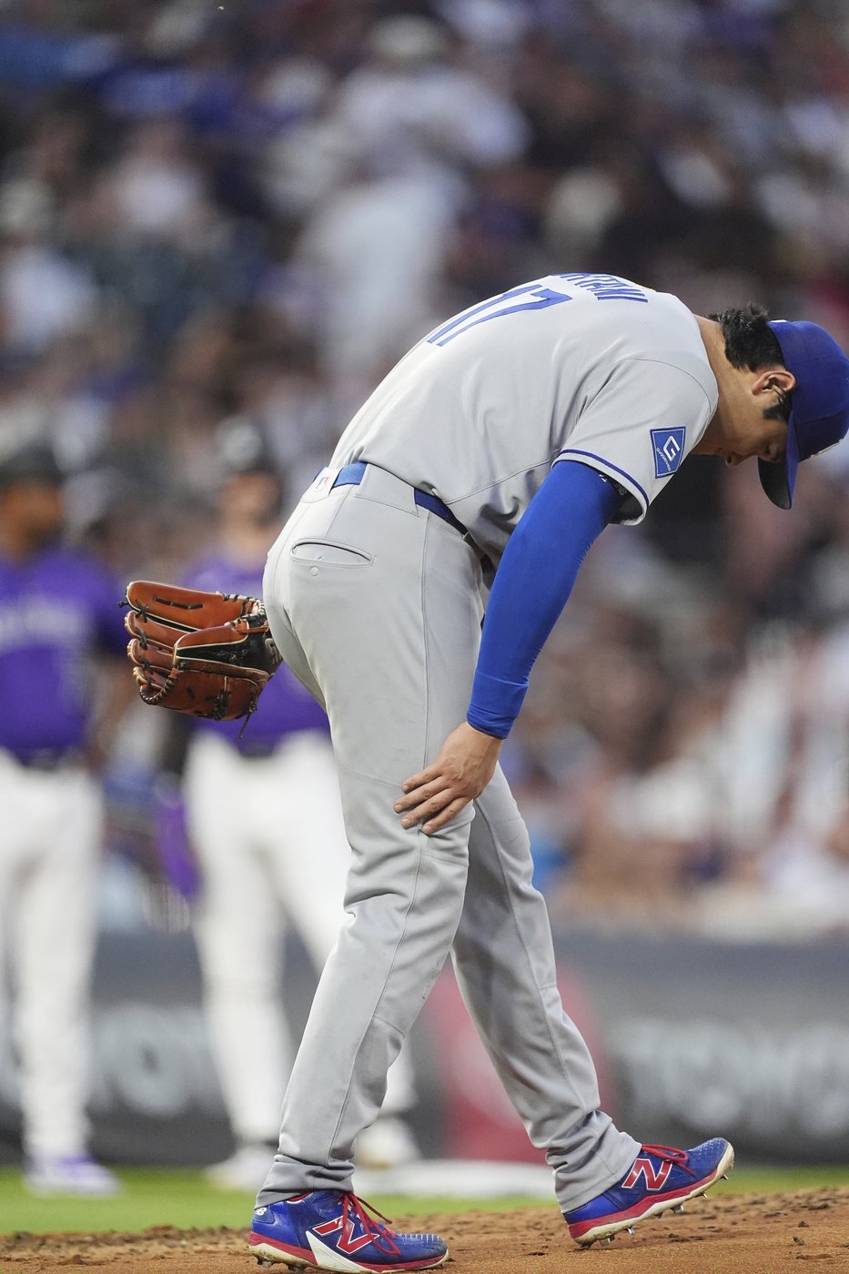 Dodgers' Ohtani roughed up by Rockies, leaves game after getting hit on right thigh by line drive | iNFOnews.ca