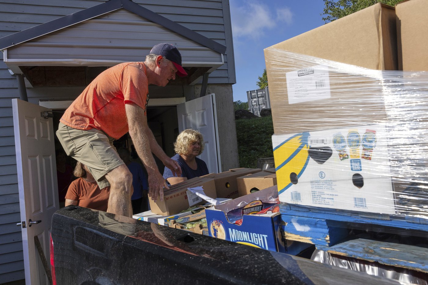 Maine's food pantries stare down volunteer shortage while anticipating cuts | iNFOnews.ca Maine's food pantries stare down volunteer shortage while anticipating cuts | iNFOnews.ca